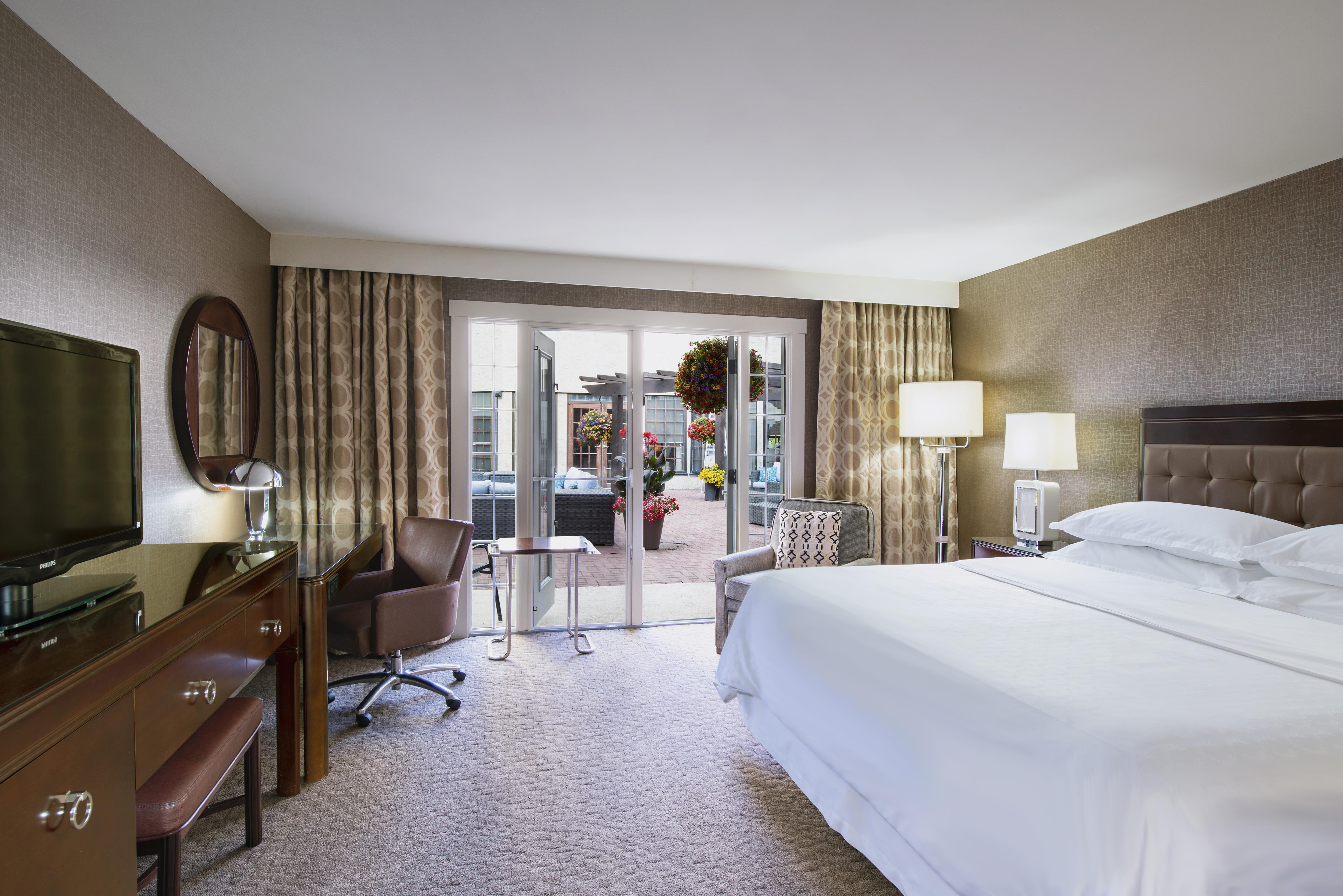 Red Deer Resort & Casino Екстериор снимка