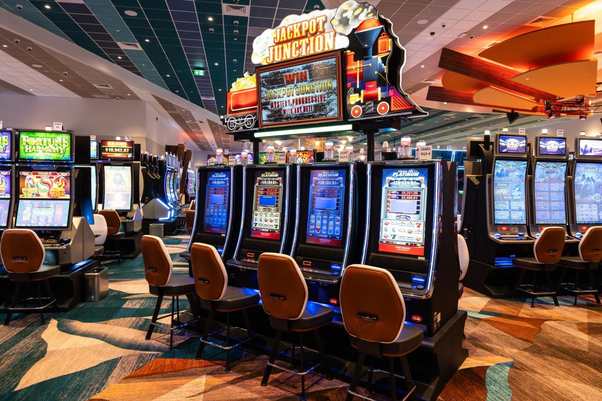 Red Deer Resort & Casino Екстериор снимка