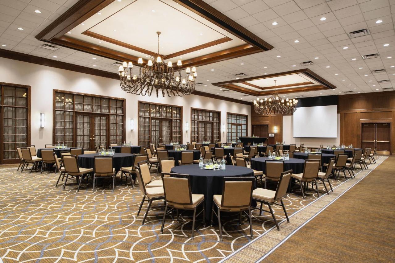 Red Deer Resort & Casino Екстериор снимка