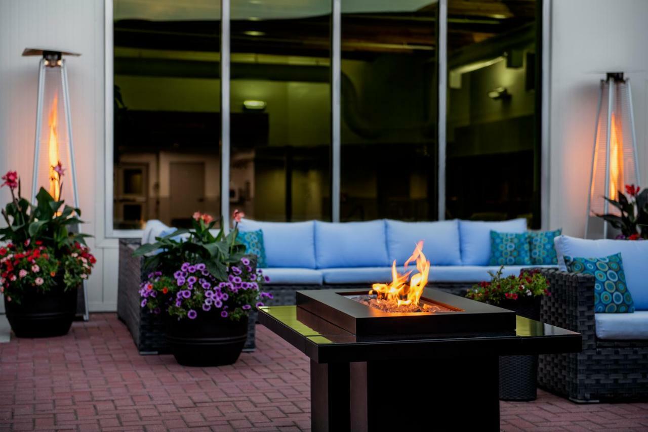 Red Deer Resort & Casino Екстериор снимка
